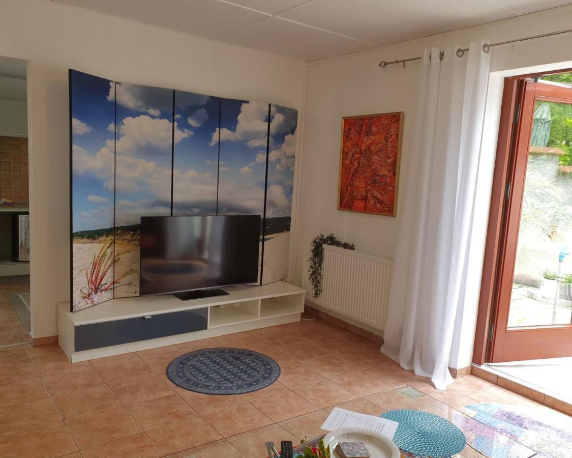 Laegenhet Thujan, Solrosen I Simrishamn-Oesterlen Εξωτερικό φωτογραφία